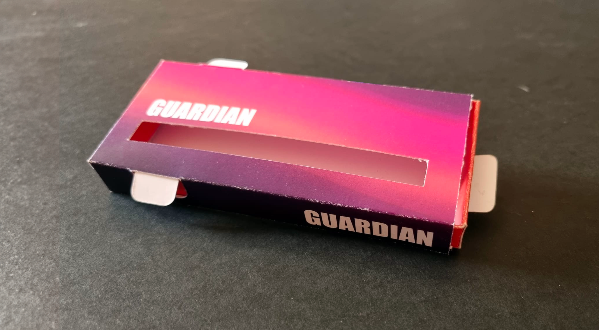 Guardian: child-proof battery packaging